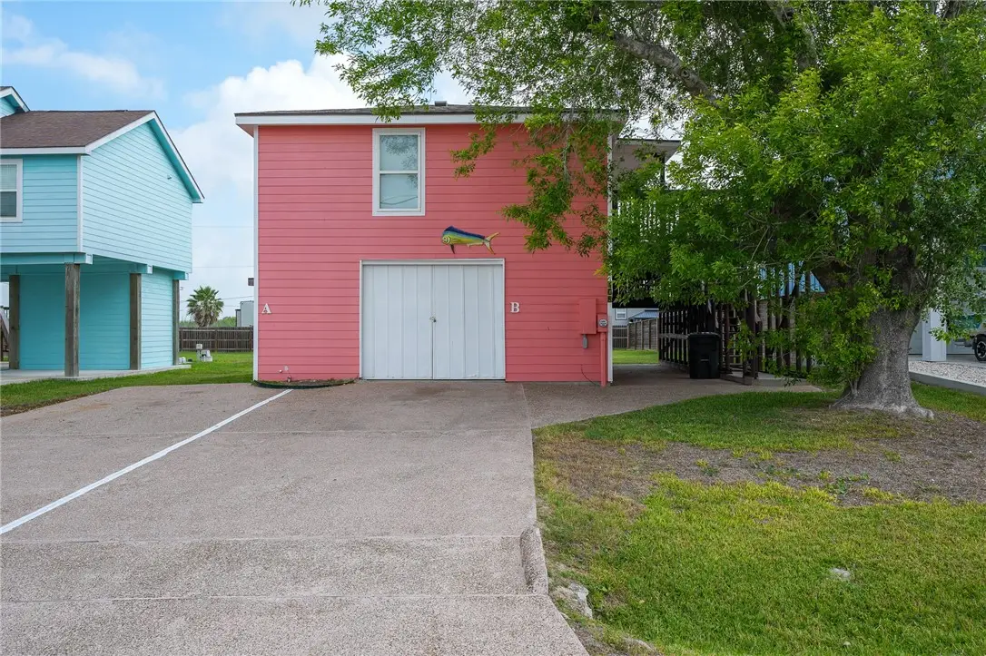 108 Port Avenue, Rockport, TX 78382 - #1