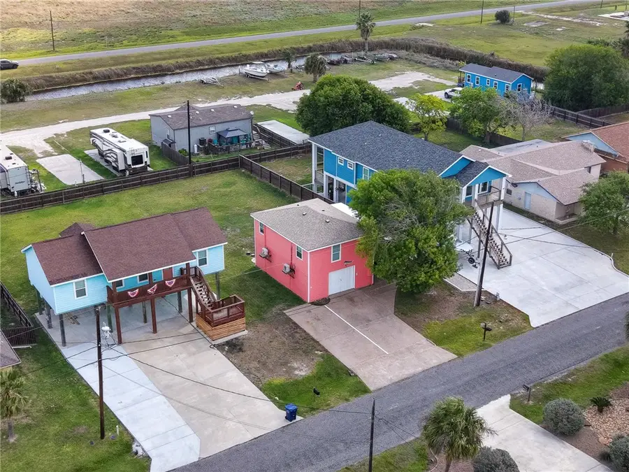 108 Port Avenue, Rockport, TX 78382 - #3