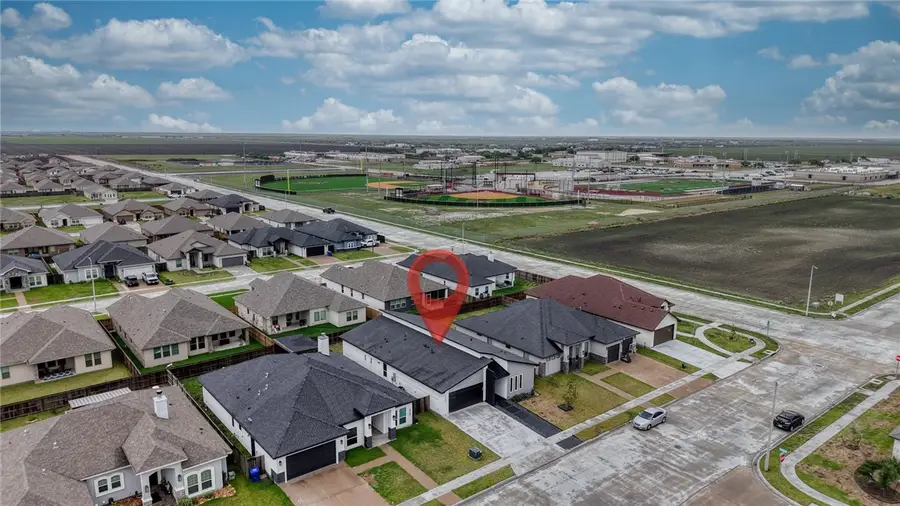 2610 Lady Andrea Drive, Corpus Christi, TX 78415 - #2