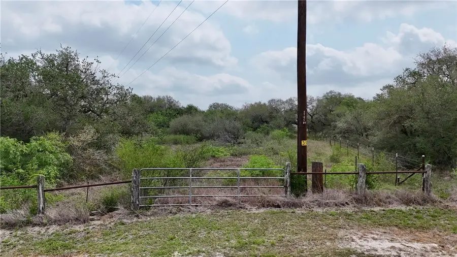 386 Old Goliad Rd, Refugio, TX 78377 - #2
