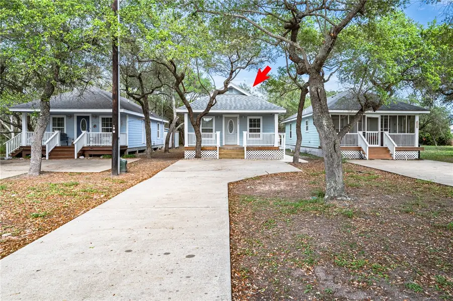 712 Moline Street, Rockport, TX 78382 - #2