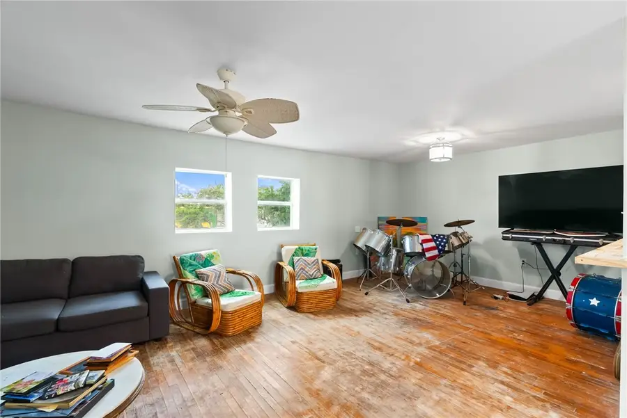 337 S Commercial Street, Aransas Pass, TX 78336 - #2