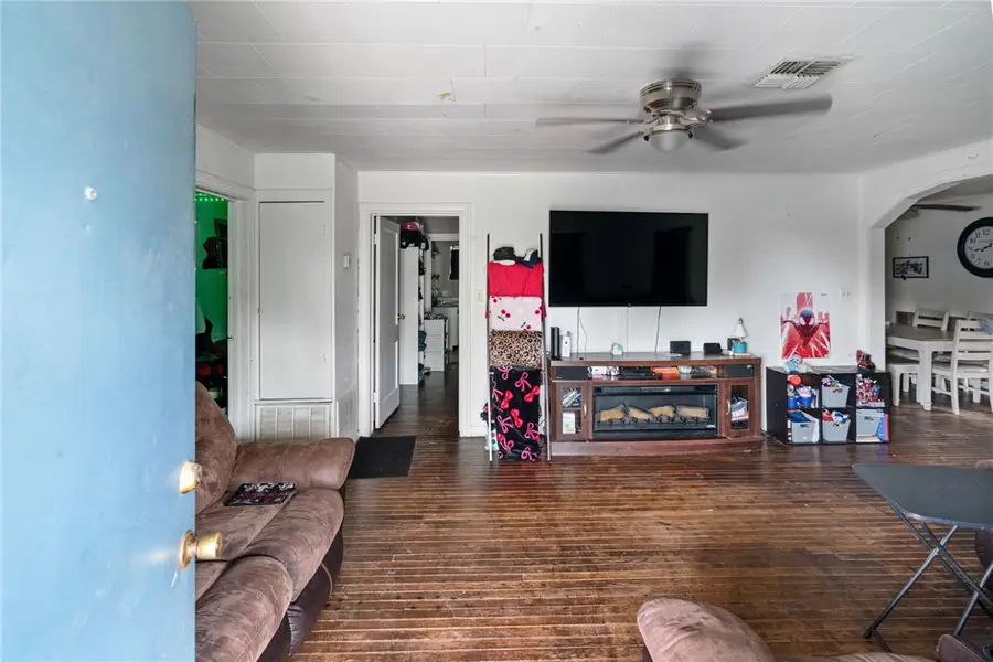 517 S Lamont, Aransas Pass, TX 78336 - #2