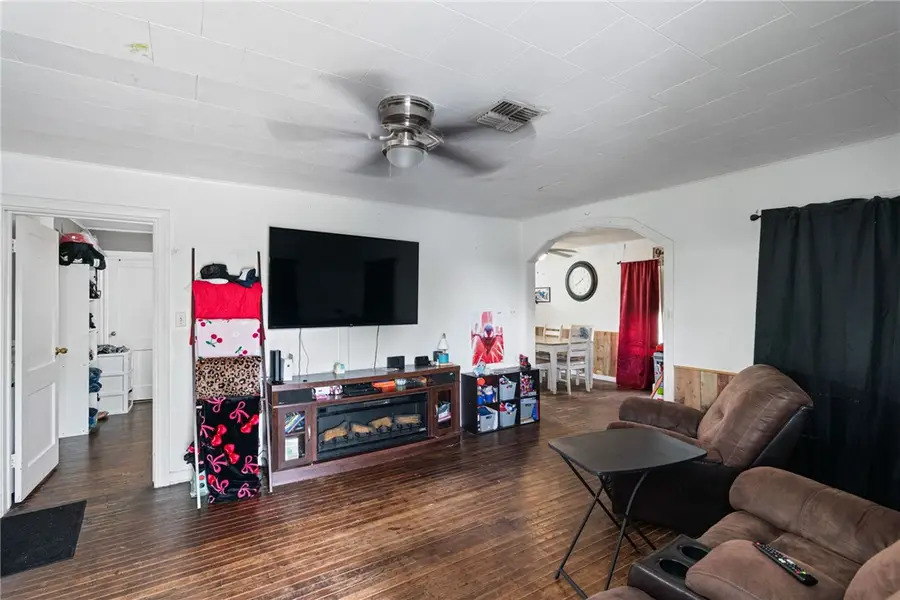 517 S Lamont, Aransas Pass, TX 78336 - #3