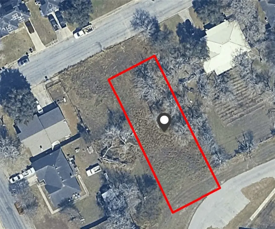 1406 E Toledo Street, Beeville, TX 78102 - #2