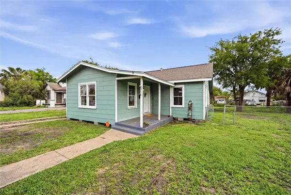 516 E Johnston Avenue, Kingsville, TX 78363