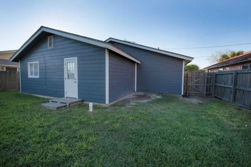 728 S Fuqua Street, Rockport, TX 78382 - #2