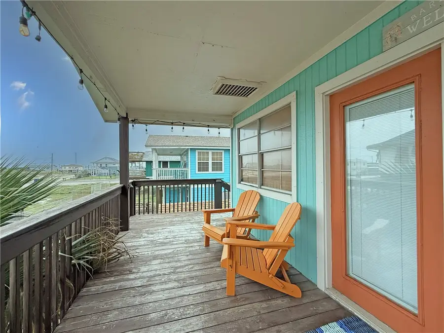 1514 S Live Oak Street, Rockport, TX 78382 - #2