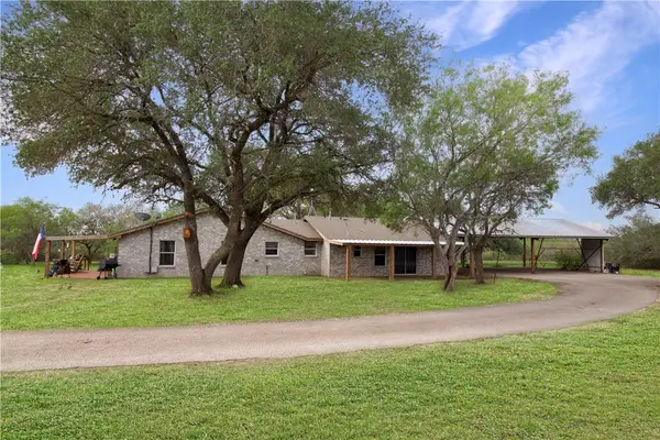 164 Bob White Drive, Beeville, TX 78102