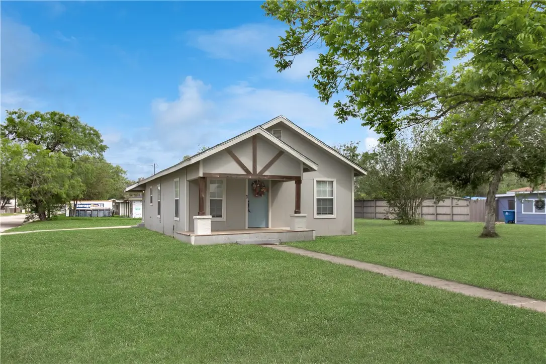 801 E Fannin Street, Beeville, TX 78102 - #1