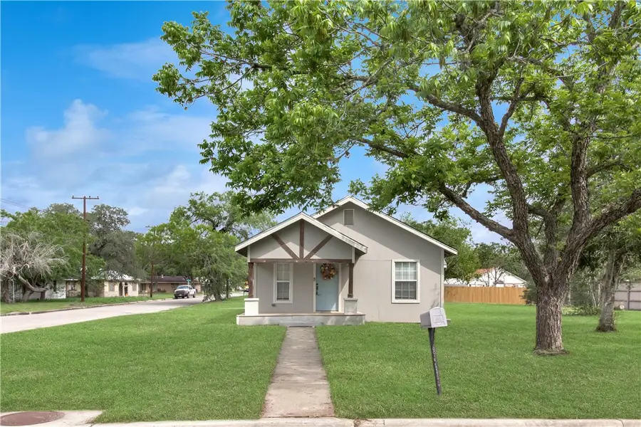 801 E Fannin Street, Beeville, TX 78102 - #3