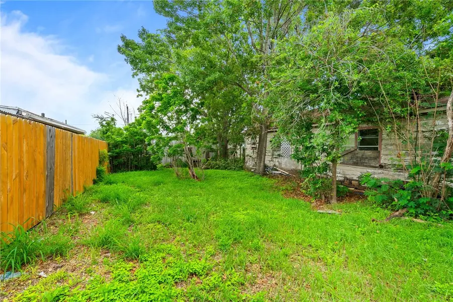 806 Elesa Street, Corpus Christi, TX 78405 - #2