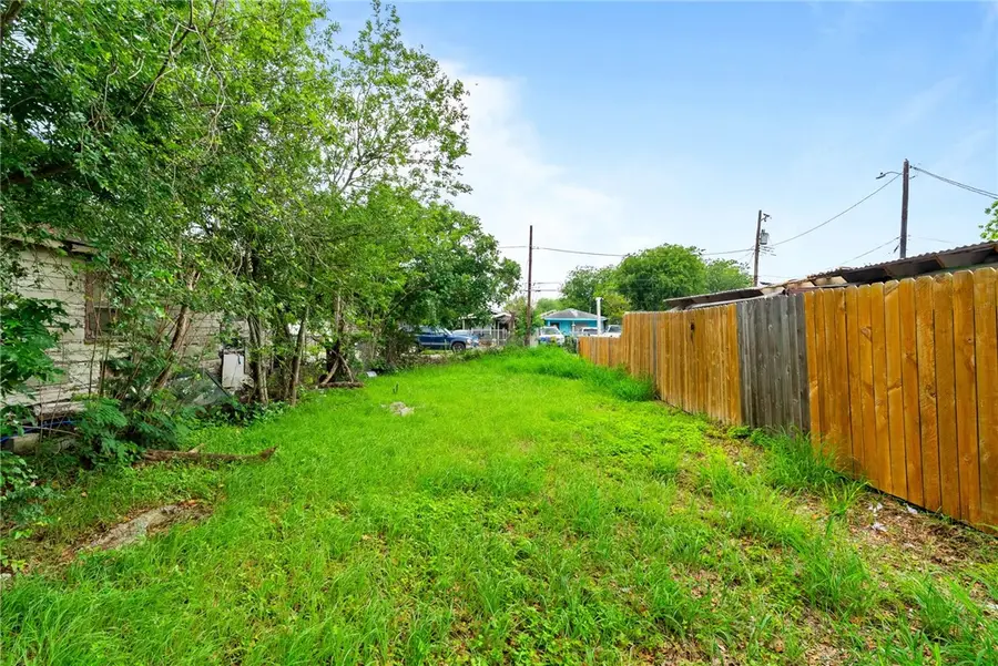 806 Elesa Street, Corpus Christi, TX 78405 - #3