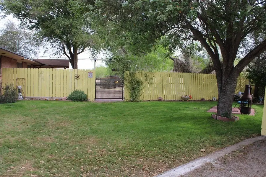 226 E Fairview Drive, Kingsville, TX 78363 - #3