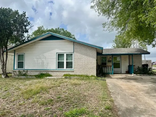 303 S 22nd Street, Kingsville, TX 78363