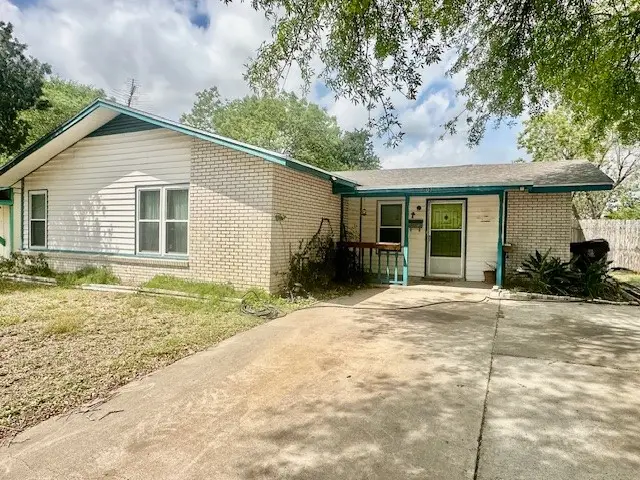 303 S 22nd Street, Kingsville, TX 78363 - #2
