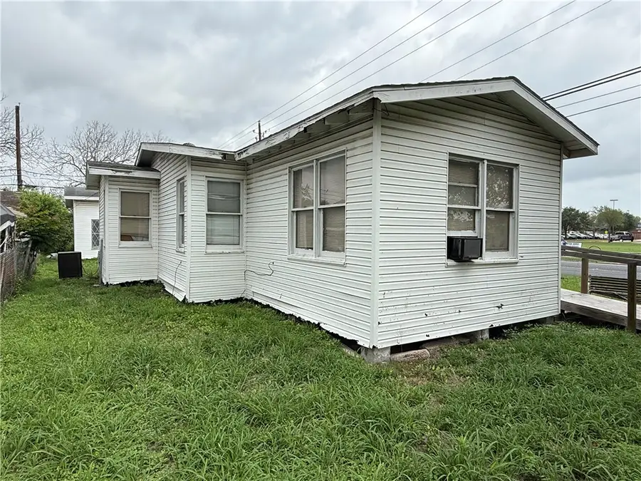 4901 Anthony Street, Corpus Christi, TX 78415 - #2