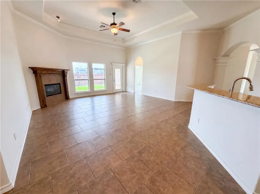 5721 Loire Boulevard, Corpus Christi, TX 78414 - #3