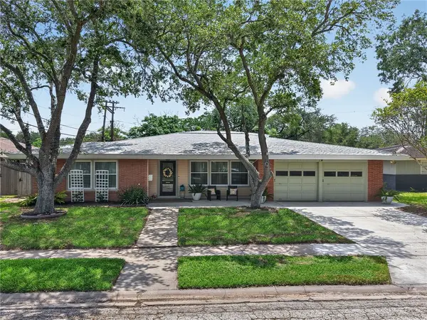 609 Peerman Place, Corpus Christi, TX 78411