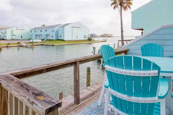 303 Nassau Drive, Rockport, TX 78382