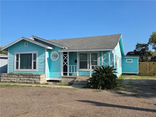 325 S Saunders Street S, Aransas Pass, TX 78336