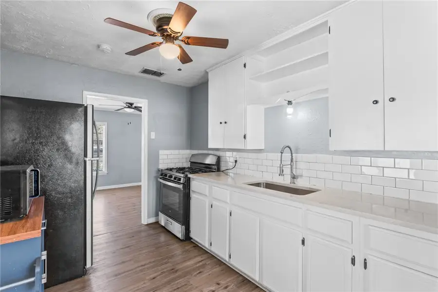 4645 Cheryl Drive, Corpus Christi, TX 78415 - #3