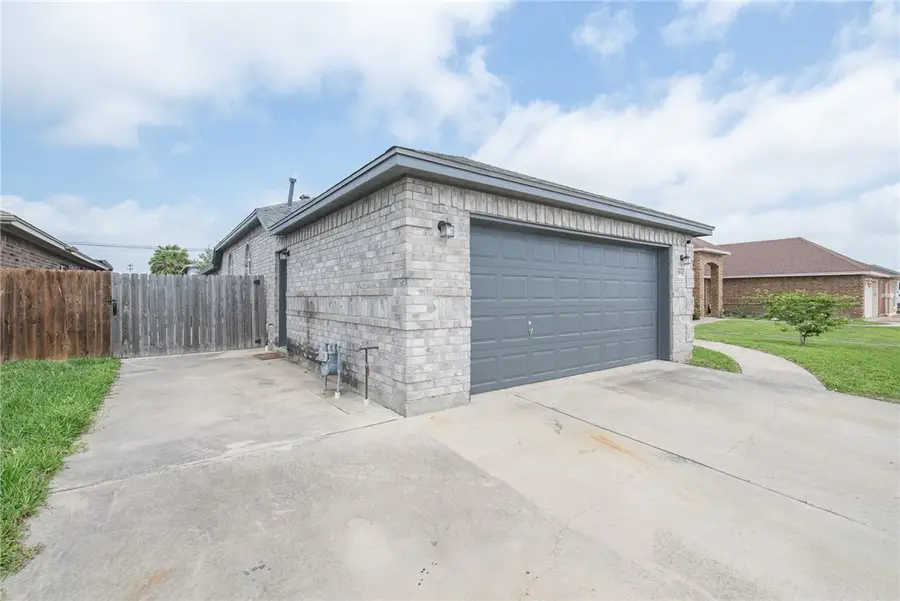 3814 Holland Drive, Corpus Christi, TX 78418 - #3