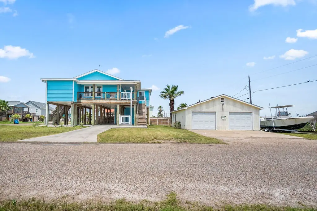 423 S 7th Street, Port Aransas, TX 78373 - #1