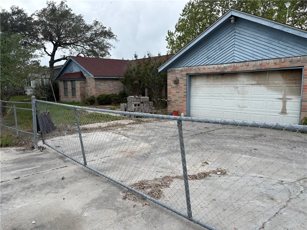 122 Saint Peter, Rockport, TX 78382 - #1