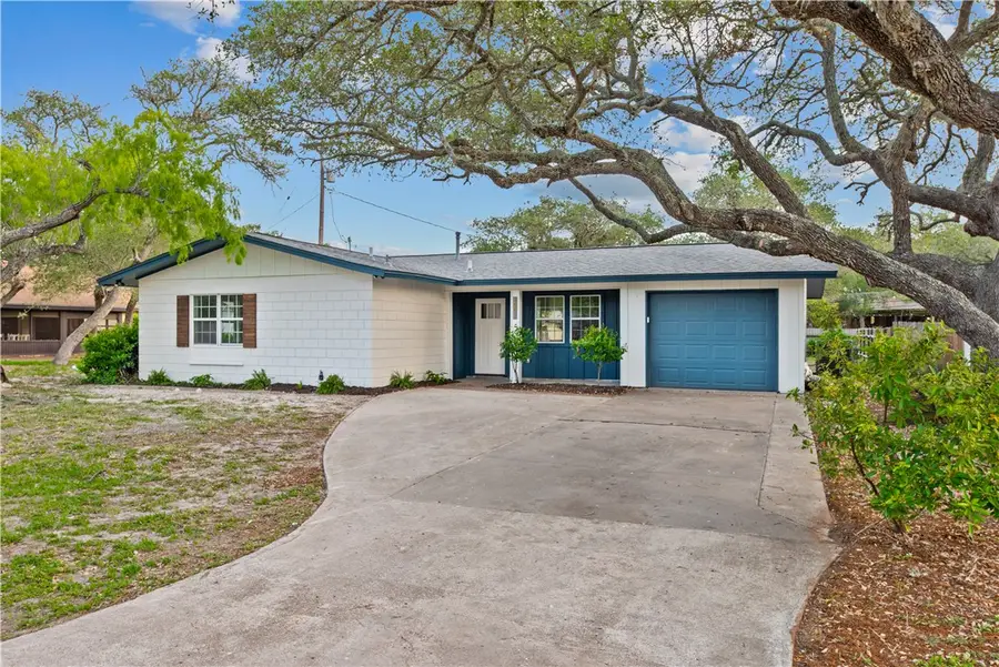1907 Johnson Avenue, Rockport, TX 78382 - #3