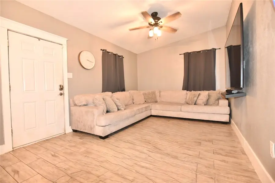 310 S 20th Street, Kingsville, TX 78363 - #2