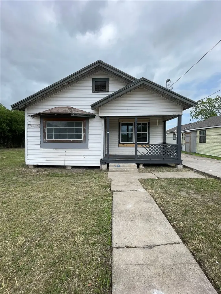 2906 Coleman Avenue, Corpus Christi, TX 78405 - #1