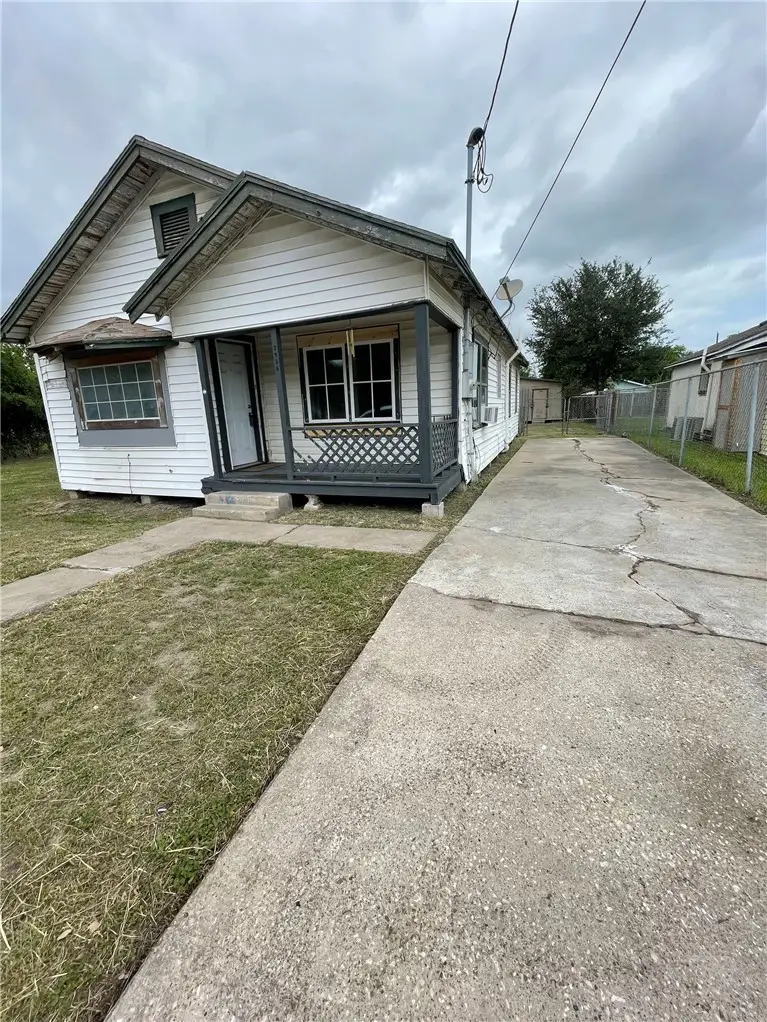 2906 Coleman Avenue, Corpus Christi, TX 78405 - #2