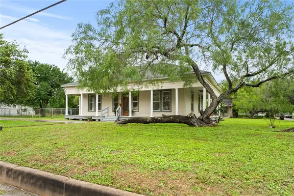 321 N 2nd Street, Kingsville, TX 78363