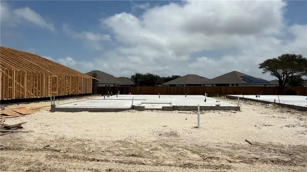 129 Grenada Drive, Rockport, TX 78382