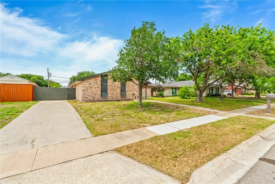 3221 Seafoam Drive, Corpus Christi, TX 78418 - #2
