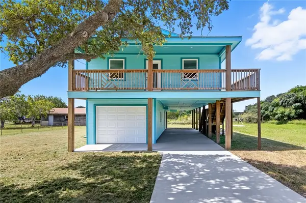 1123 S Fuqua Street, Rockport, TX 78382