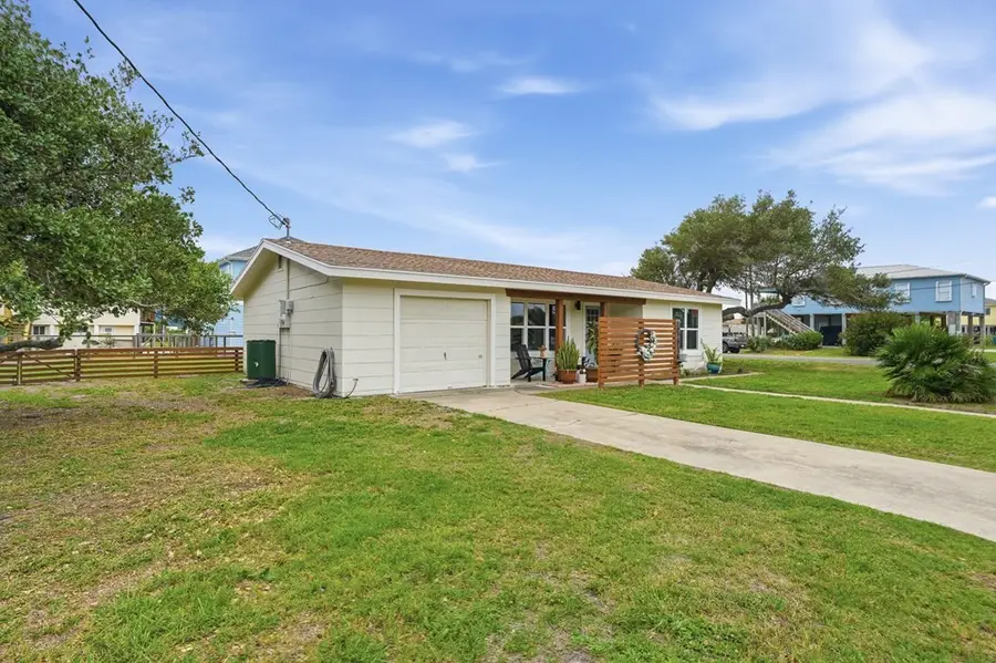 1228 S Church Street, Rockport, TX 78382 - #3