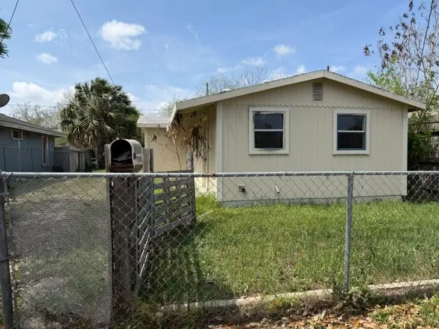 333 Hiawatha Street, Corpus Christi, TX 78405 - #1