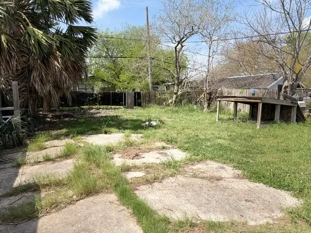 333 Hiawatha Street, Corpus Christi, TX 78405 - #3