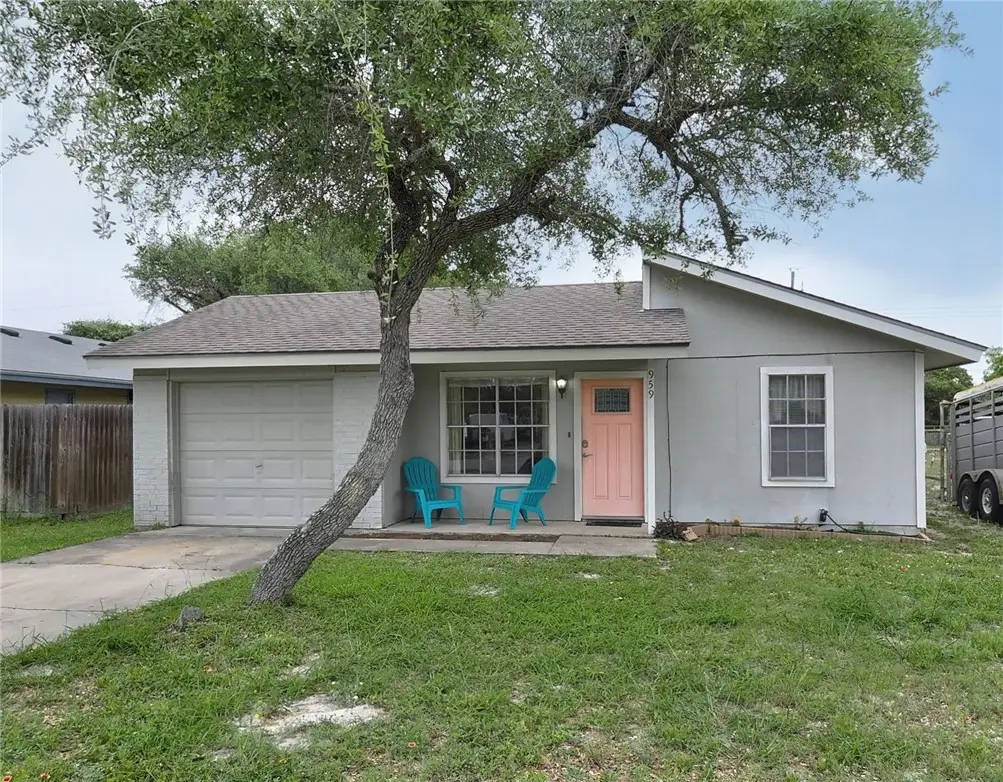 959 S 9th Street, Aransas Pass, TX 78336 - #1