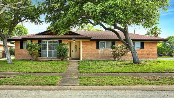 225 Blanco Drive, Portland, TX 78374
