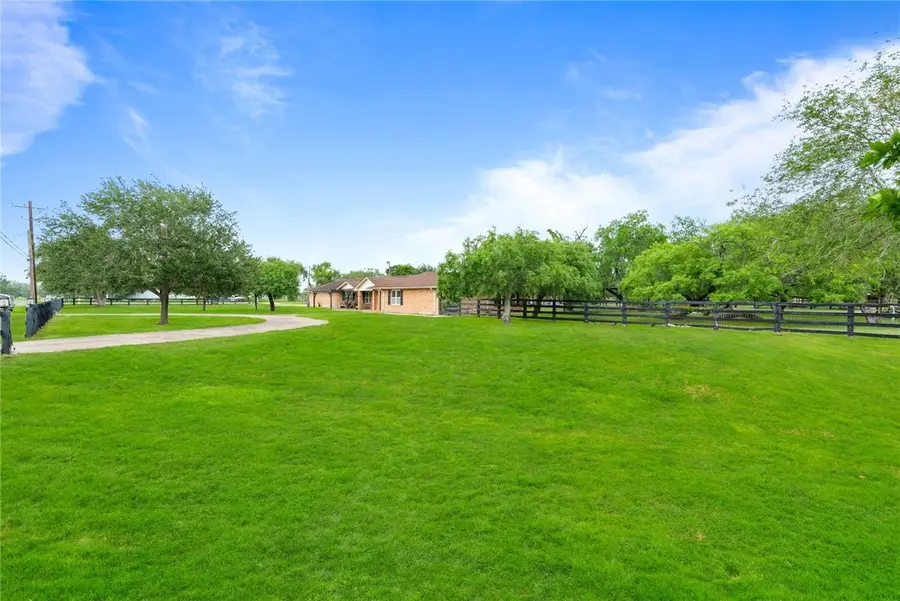 4662 County Road 2221, Odem, TX 78370 - #3