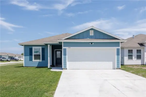 1941 Estes Flats Drive, Aransas Pass, TX 78336