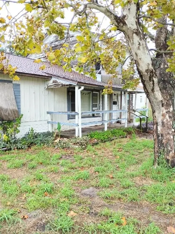 435 W Deberry Avenue, Aransas Pass, TX 78336 - #3