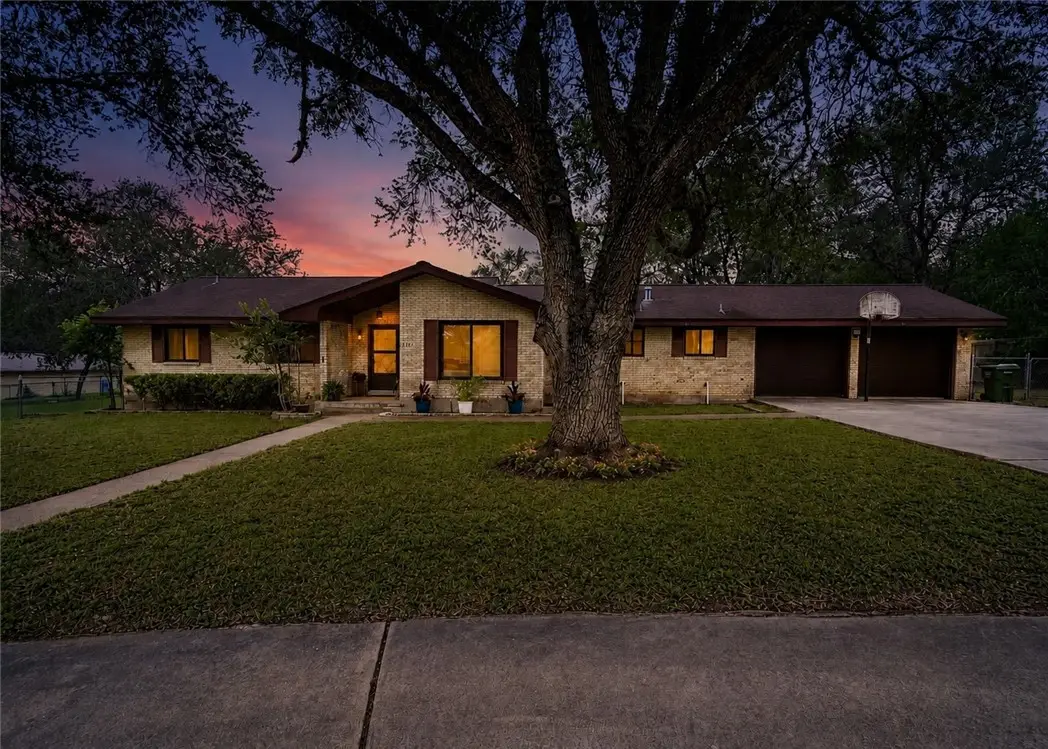 5121 Star Trek, Beeville, TX 78102 - #1