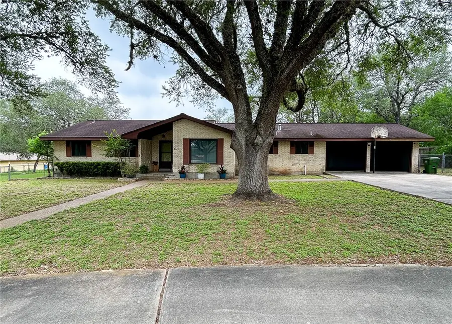 5121 Star Trek, Beeville, TX 78102 - #2