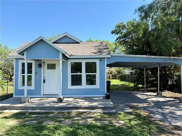 718 E Ella Avenue, Kingsville, TX 78363