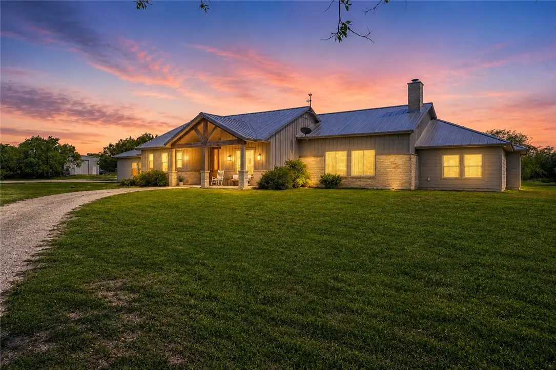 6137 Main, Mathis, TX 78368 - #1