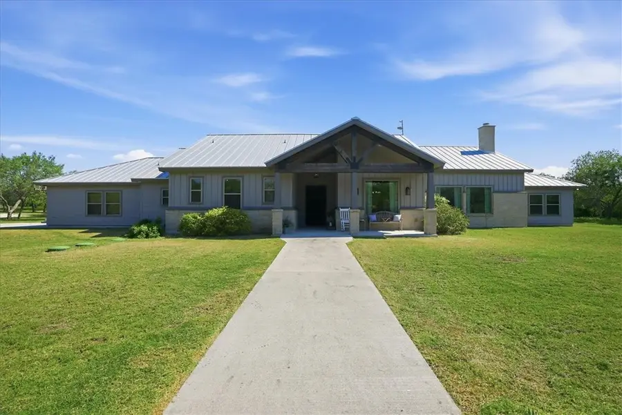 6137 Main, Mathis, TX 78368 - #2